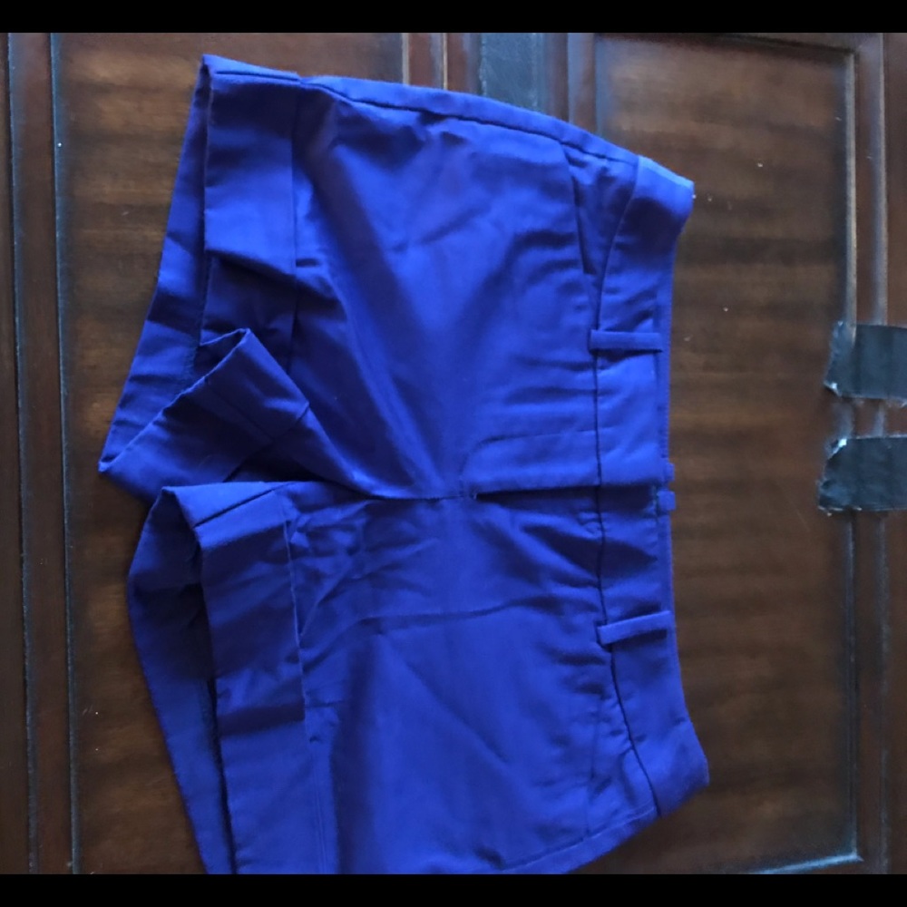 Business causal shorts